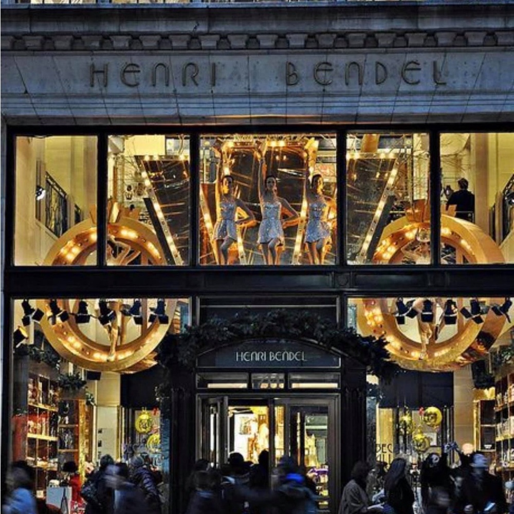 henri bendel Gold and Black Holiday Window Display